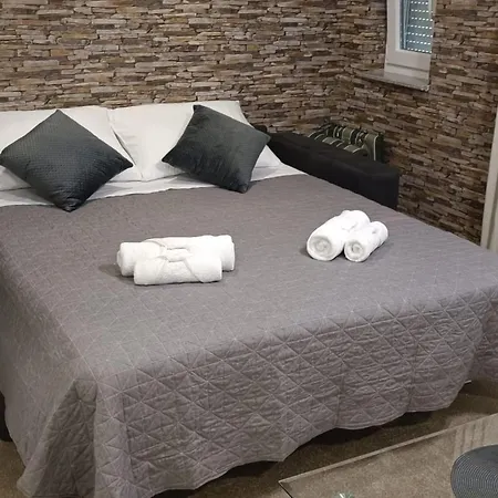 Dalmatia - One Bedroom With Balcony And Sea View 4